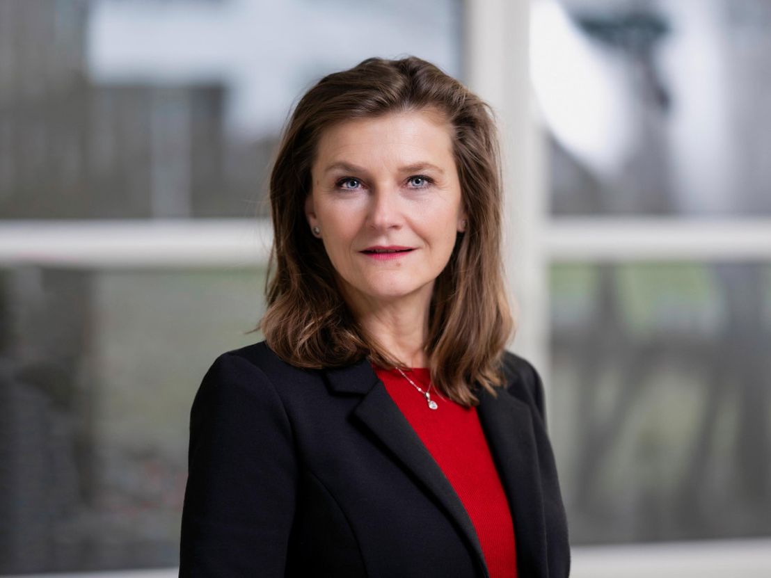 Frau Carola Putzien