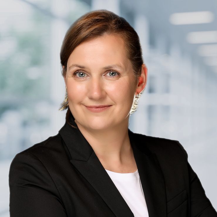 Frau Nicole Jansen
